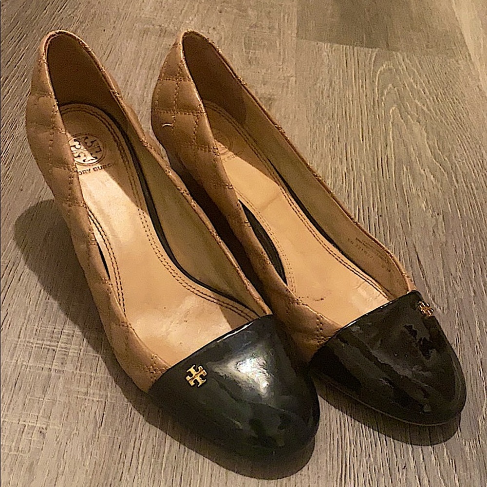 Tory Burch Tan/Black Wedges